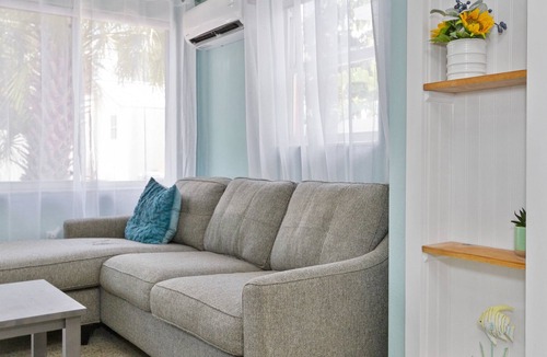 Pass-a-Grille Villa | 1 Bedroom Villa Steps from the Beach in Historic Beach Town