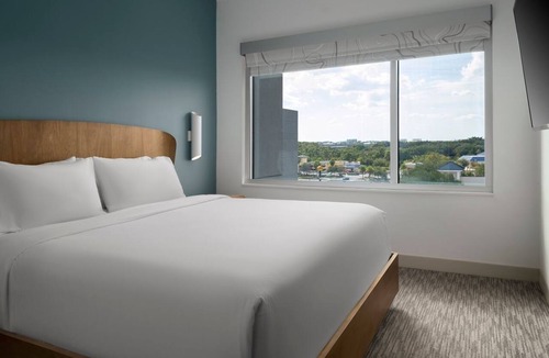 Williamsburg Hotel | 1 King | Element Orlando International Drive | Near SeaWorld & EPIC Universe