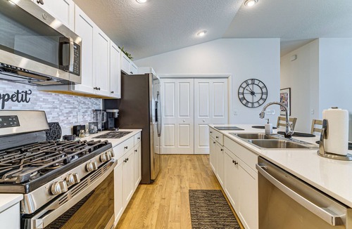 Sumter County House | 1 Mi to Eastport Square | Waters Edge Escape!