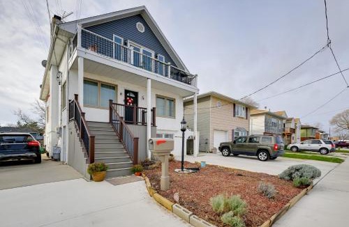 Island Park House | 1 Mi to Long Beach! Relaxing Canal-Front Getaway