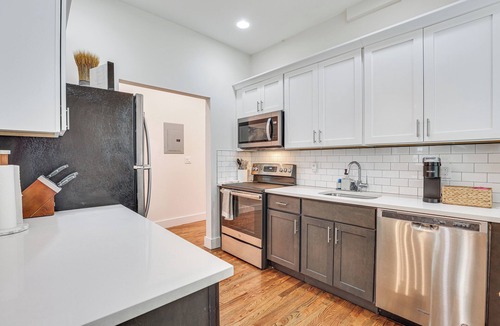 South Side Apartment | 1 Mi to Metro-North! Commuter’s Apartment Near NYC