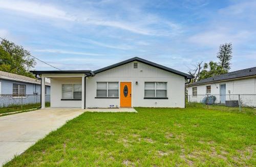 Carver City - Lincoln Gardens Apartment | 1 Mi to Midtown & Stadium! Couple's Haven in Tampa