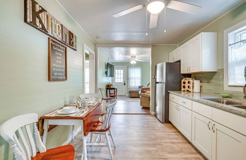Ocala Cottage | 1 Mi to Ocala Dtwn Square: Home w/Yard!