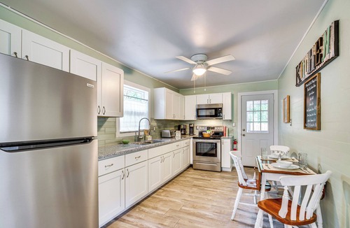Ocala Cottage | 1 Mi to Ocala Dtwn Square: Home w/Yard!