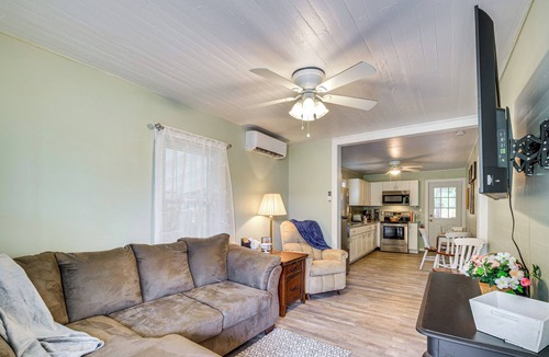 Ocala Cottage | 1 Mi to Ocala Dtwn Square: Home w/Yard!