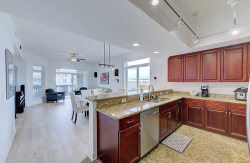 Columbia Condo | 1 min walk to stadium! Private Rooftop at Williams-Brice - 3-bed 3-bath condo