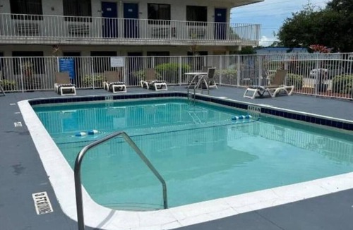 Lakeland Apartment | 1 Queen Bed | ADA/Tub