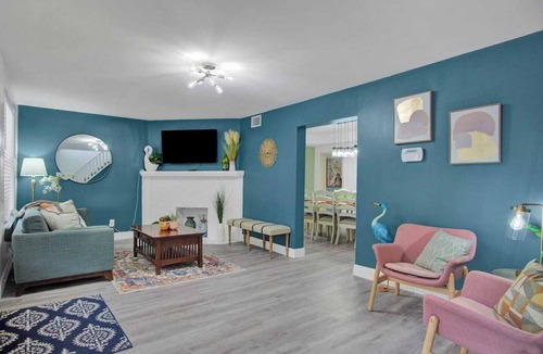 Tampa Heights House | 10 beds! Large home for groups & multiple families! PETS OK!