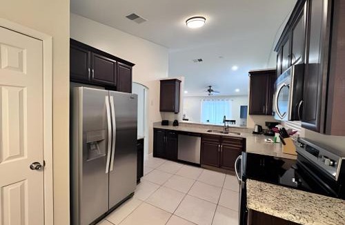 Indian Wells House | 10 Minutes to Disney! Pool Hom, Large Backyard