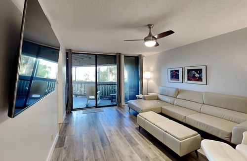Butler Beach Condo | 100 m² Condo ∙ 2 bedrooms ∙ 6 guests