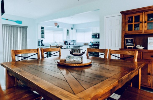 Ventnor City House | 1½ Blocks to Beach | Entire Home | Large Deck w/Grill| Beach Gear | Parking