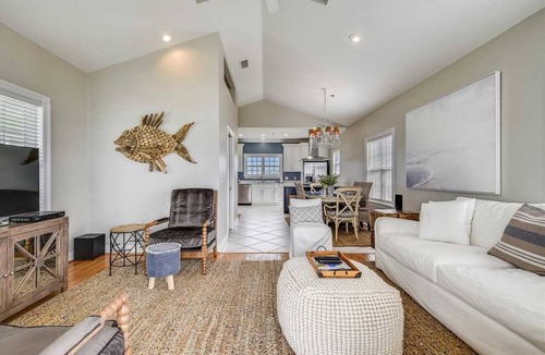 Lullwater Beach House | 127 m² House ∙ 3 bedrooms ∙ 8 guests