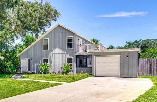 Interchange Square House | 13 Mi to Beach! Family-Friendly Palm Bay Retreat