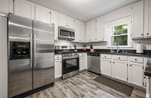 Clarkdale Cottage | 1356 Velvet Creek Glen, Marietta