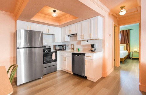 Bay Esplanade Apartment | 137 · ☀Pool✔ Kitchen✔ Beach✔ Self Checkin✔ Free Parking✔