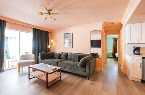 Bay Esplanade Apartment | 138 · ☀Pool✔ Kitchen✔ Beach✔ Self Checkin✔ Free Parking✔
