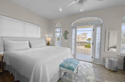 Lullwater Beach House | 144 m² House ∙ 2 bedrooms ∙ 7 guests