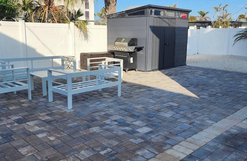 Hills T P House | 159 Pearl - Cozy Two Bedroom Near Beach