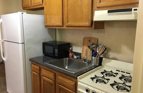 North Bergen Apartment | 1817 1H · Charming 2Bed Apt Parking Avail - 20min to Time Square