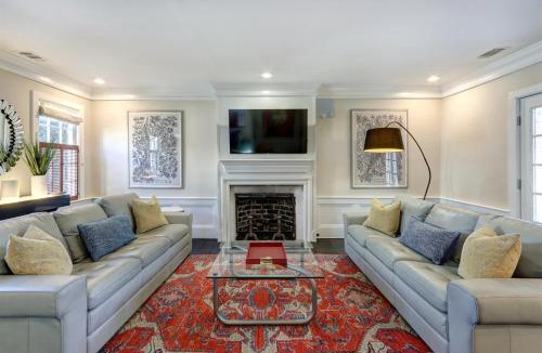 Historic District - North House | 1828 Cottage Heated Pool in Private Garden Sleeps 6 On-Site Parking Pets