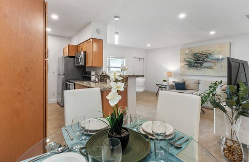 Hollywood South Central Beach Condo | 1BR/1BA Beach Getaway, King Size Bed, Washer/Dryer inside, Balcony, Parking