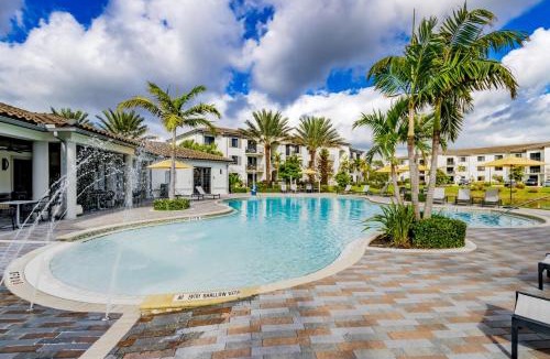 Three Oaks Apartment | 1BR Condo in Fort Myers | Pool + Gym + BBQ