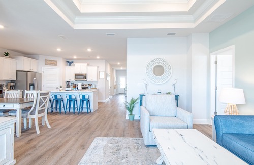 Port St. Joe House | 1min walk to Pool/5min walk to BEACH/LG PATIO/Bikes & GOLFCART Included