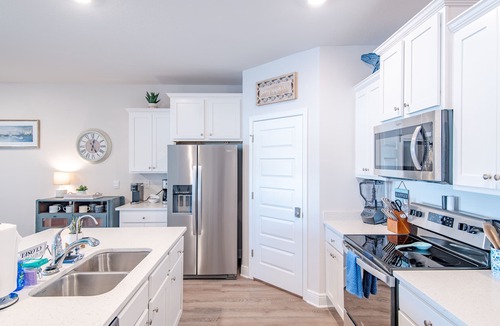 Port St. Joe House | 1min walk to Pool/5min walk to BEACH/LG PATIO/Bikes & GOLFCART Included