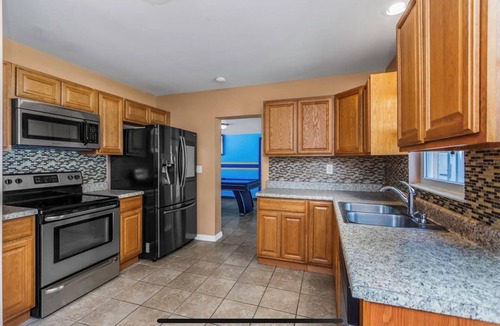 Dunedin House | 2/1 Pvt Pool home/walk to Blue Jays stadium/DT Dunedin. Golf Cart rental avail
