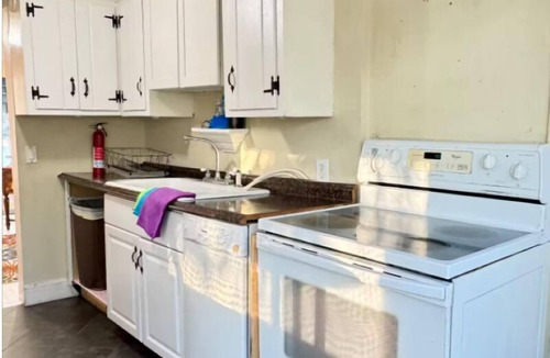 United Central House | 2/1 St Pete 🏠-3 mi to Beach 1 mile to Downtown. New listing discounts