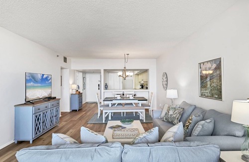 Bay Isles Condo | 2/2 Bay Front Condo, Pool, Private Beach Access
