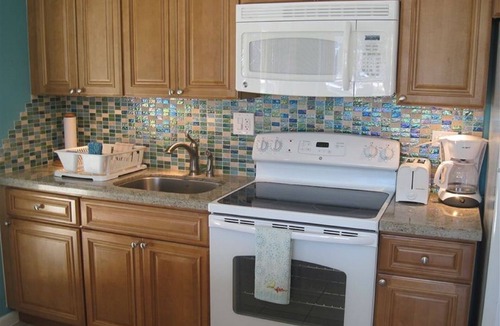 Marathon House | 2/2 Duplex, Pool, Tiki Hut, Duck Key, Clean Clear Canal