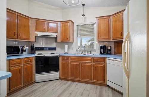 The Villages House | 2/2 Ranch home, Golf Cart, near Shopping & Spanish Springs