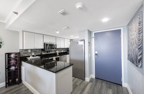 Hudson Condo | 2/2, waterfront, Hudson, private beach! #806