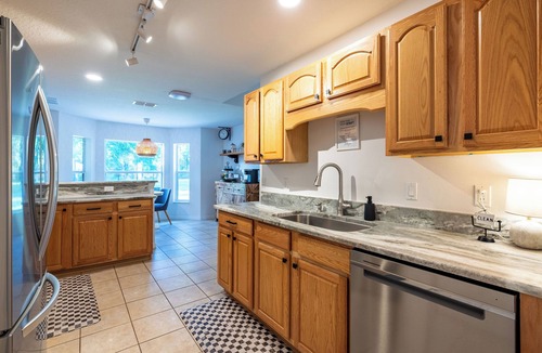 Ocala House | 2 Acre FL Oasis with Game Room; Cozy+Quiet - Equestrian and Nature enthusiasts.