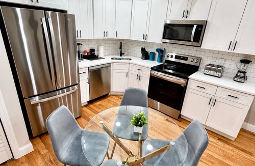 Scotch Plains Apartment | 2 Apts, 2bd 2ba, Sleeps 10, Clean & Reliable, Near NYC