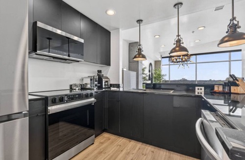 South Eola Apartment | 2 Bdrm 2 BathTropical Thunder @ The Jackson