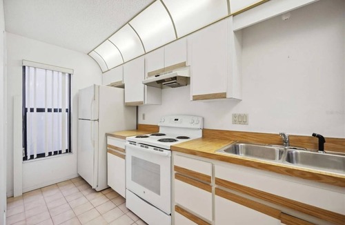 Venice Condo | 2 Bed 2 Bath Condo on Golf Course in Quiet Safe Community, 4 Miles to Beach