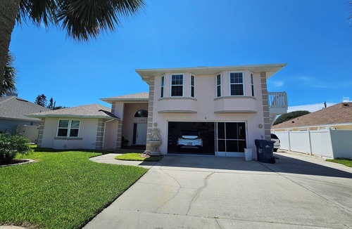 Sandpiper Forest House | 2 bed, 2 bath home in Ormond by the Sea w/private pool. Easy walk to the beach