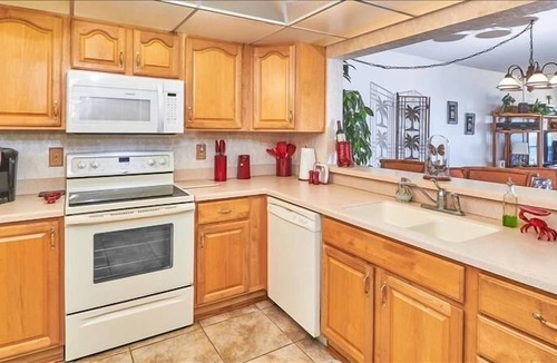 Madeira Beach Condo | 2 bedroom beach front condo in Maderia Beach OS407