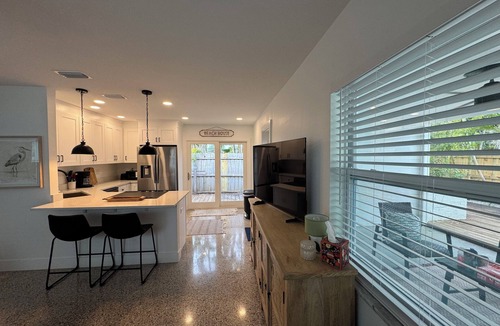 Sunset Beach House | 2 Bedroom Bungalow just steps from Sunset Beach in Treasure Island