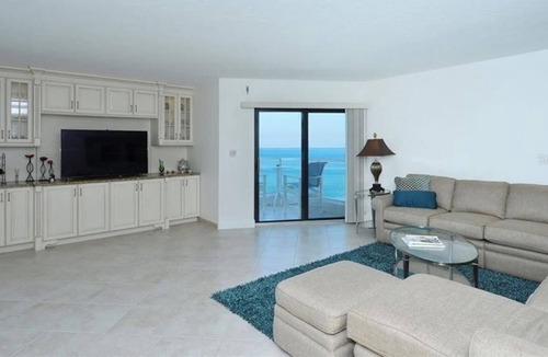 Longboat Key Condo | 2 Bedroom Condo 20816 by Houzlet