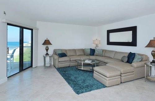 Longboat Key Condo | 2 Bedroom Condo 20816 by Houzlet