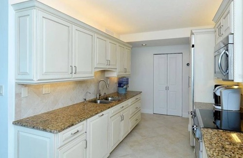 Longboat Key Condo | 2 Bedroom Condo 20816 by Houzlet