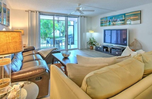 Longboat Key Condo | 2 Bedroom Condo 20870 by Houzlet