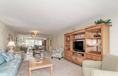 Longboat Key Condo | 2 Bedroom Condo 426788 by Houzlet