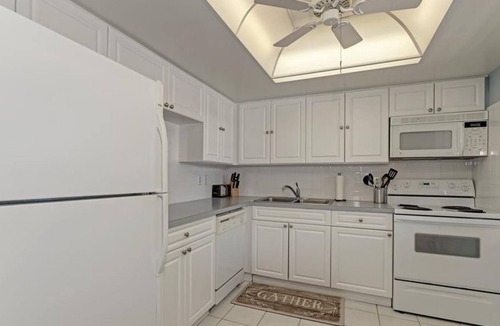 Longboat Key Condo | 2 Bedroom Condo 426788 by Houzlet