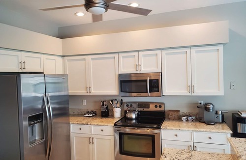 Naples House | 2 Bedroom + Den overlooking the Golf Course with Heated Salt Water Pool