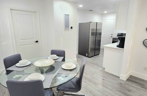 Hudson House | 2-bedroom house in fantastic Hudson with cool AC breeze