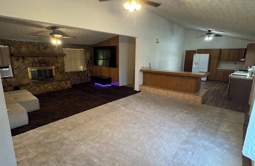 Gulf Coast Acres House | 2-bedroom house with BIG YARD in Hudson